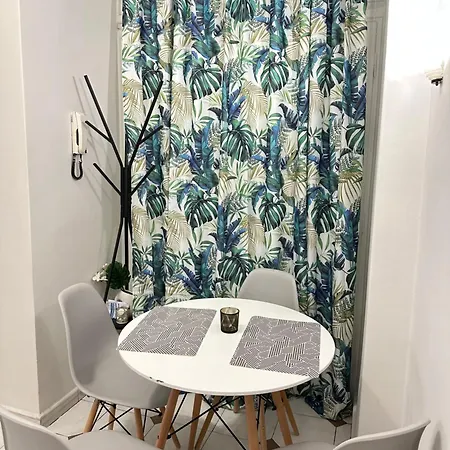Thesshouse In The Heart Of Apartment